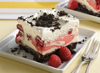 Raspberry Fudge Swirl Ice Cream - Party Food